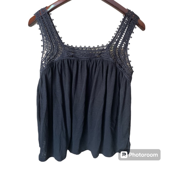 Old Navy Tops - ⚡️ Adorable Black Tank Top ~ Size XS ⚡️
